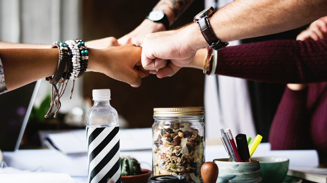 Teamuitjes: De voordelen van het stimuleren van teamwork